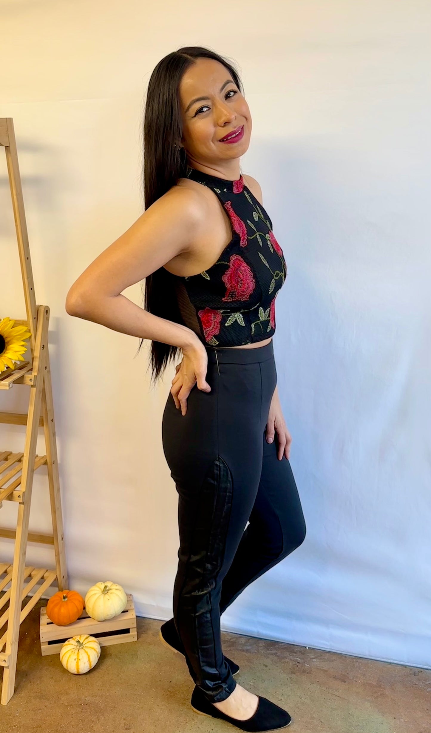 Como La Flor Crop Top