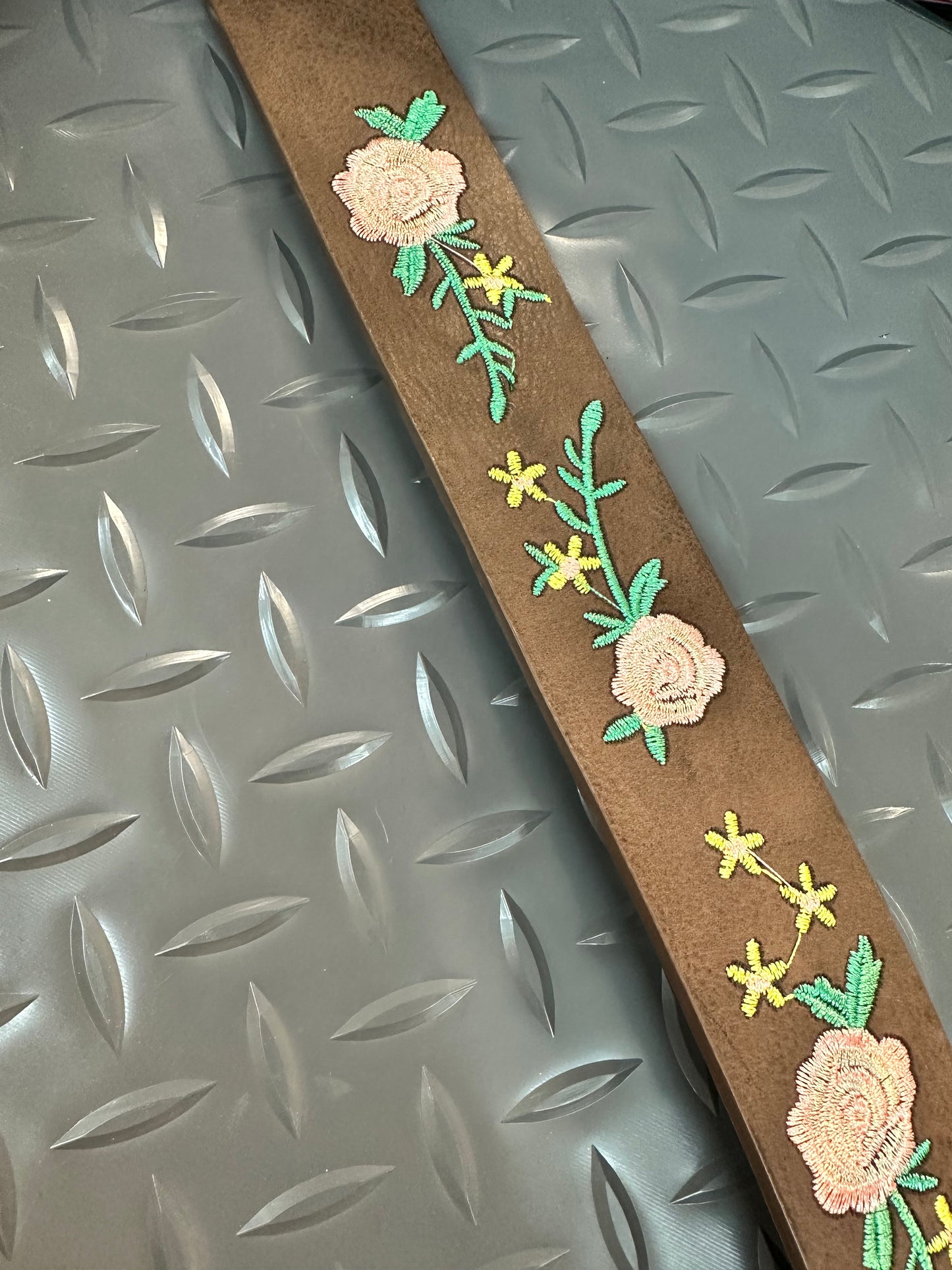 Floral Embroidered Horse Shoe Buckle Belt