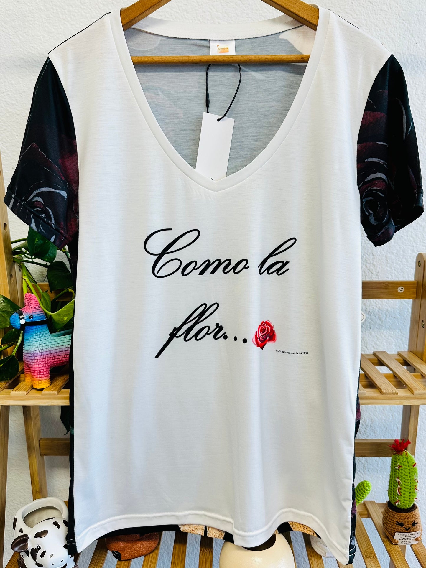 "Como La Flor" Selena Quintanilla Women's V-Neck Tee