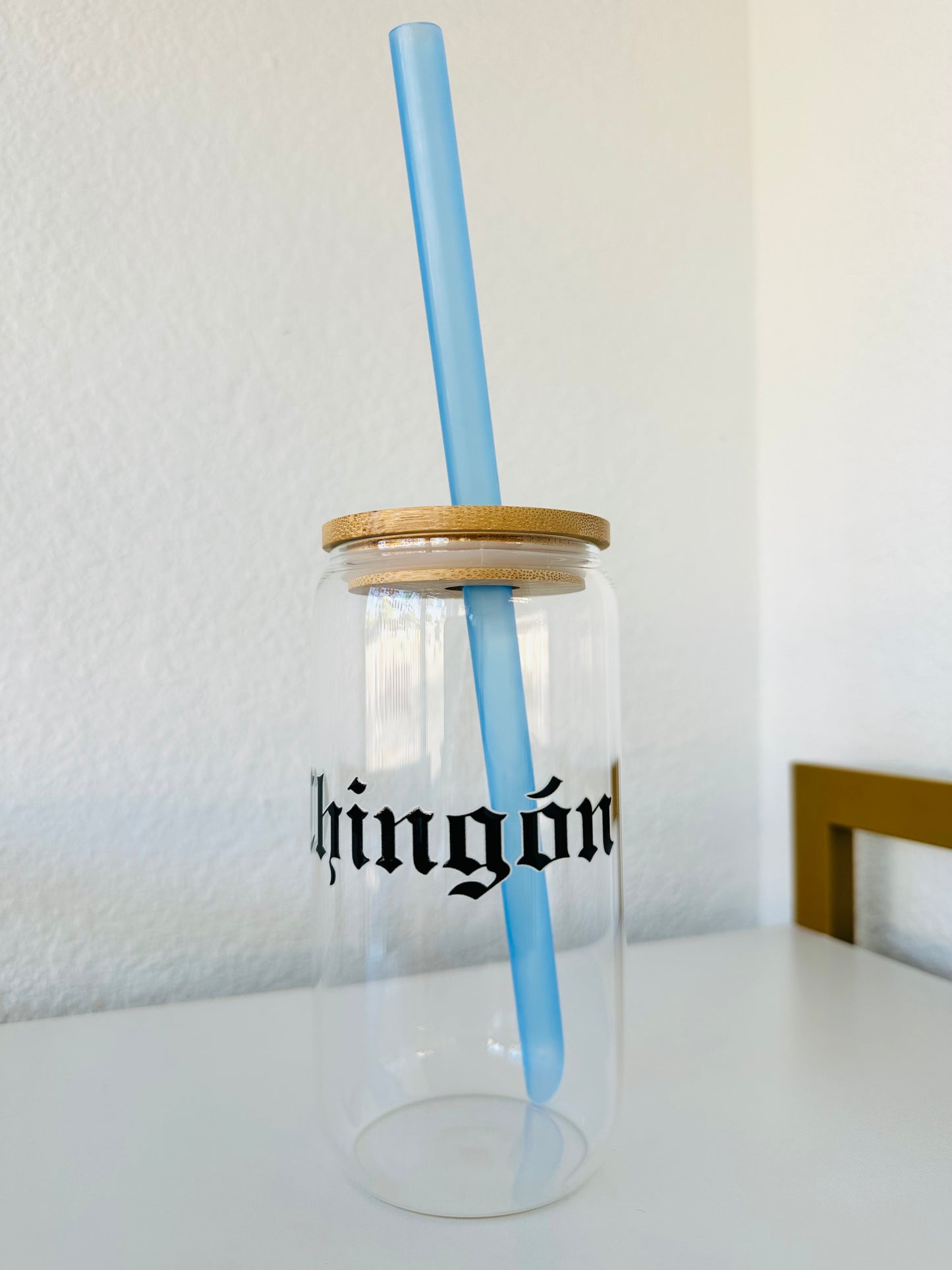 Glass can shape cup with lid and CHINGON design