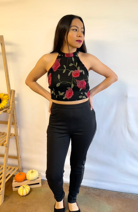 Como La Flor Crop Top