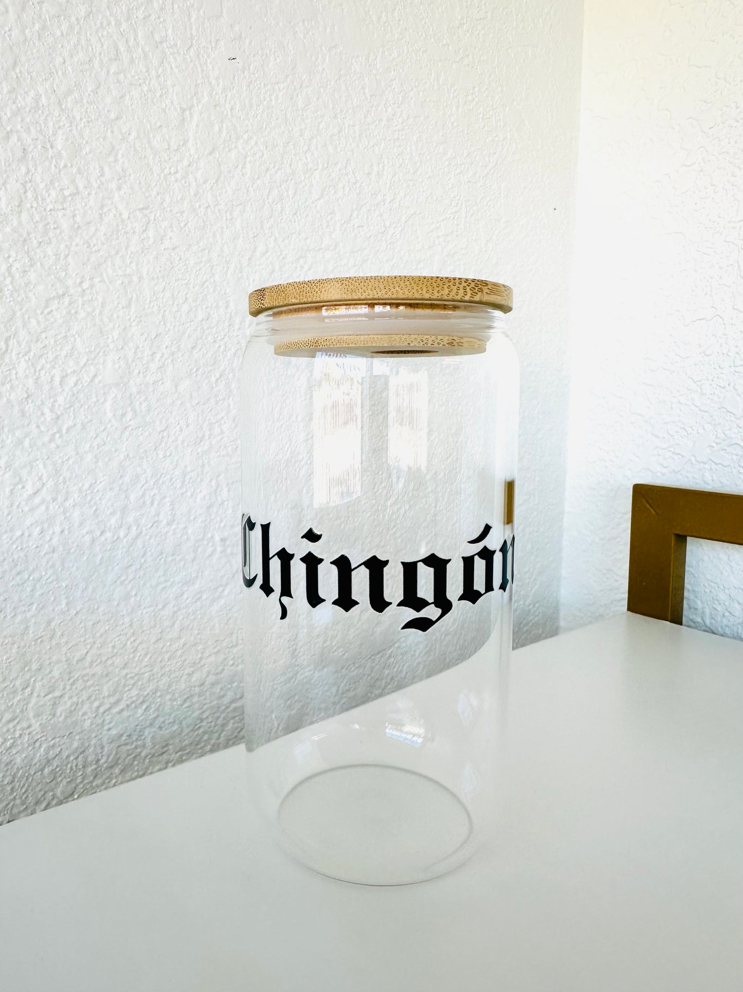 Glass can shape cup with lid and CHINGON design