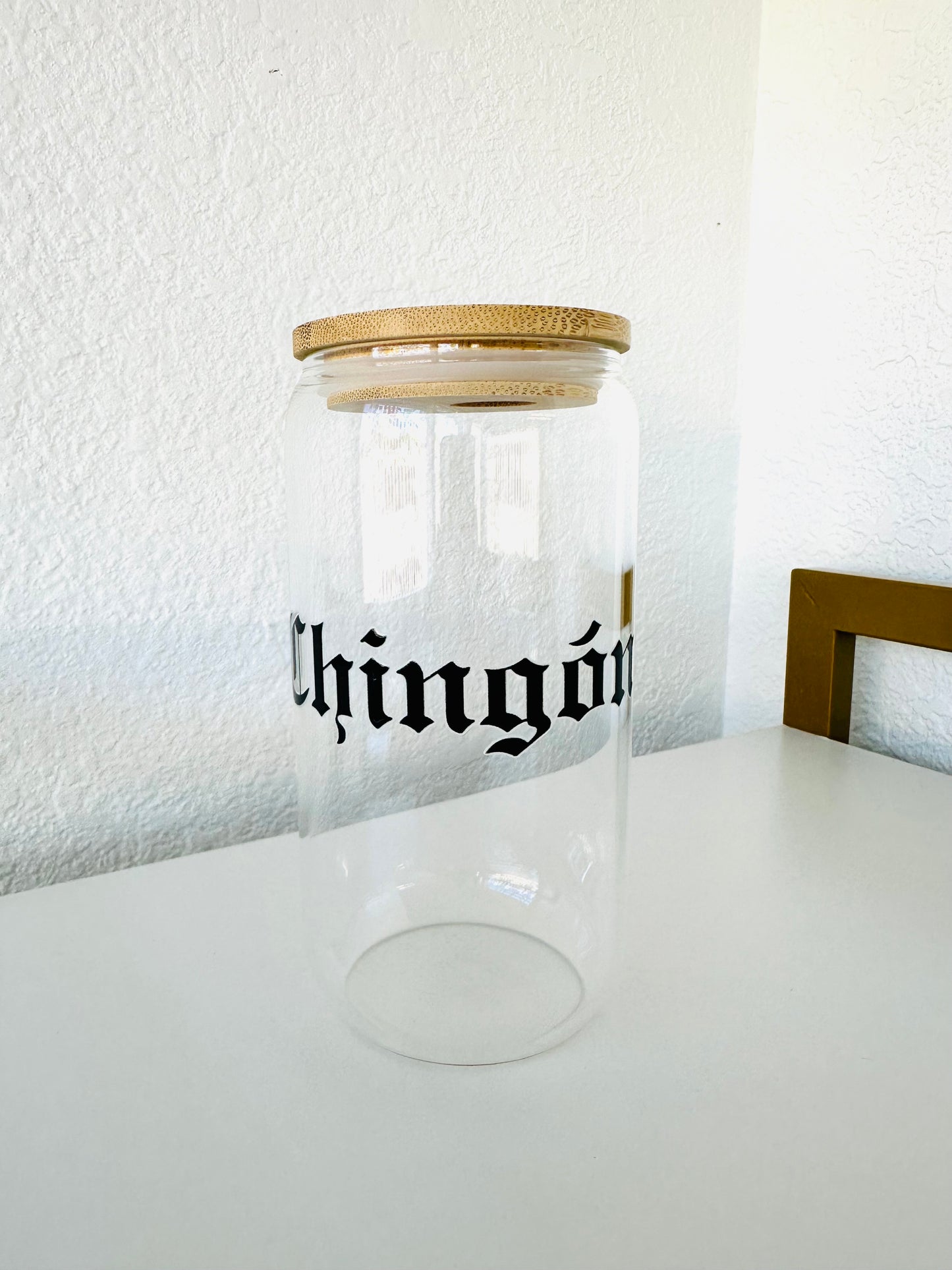 Glass can shape cup with lid and CHINGON design