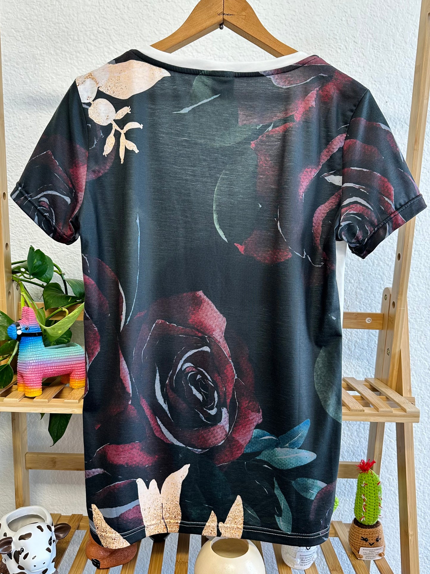 LATINA Rose Women's V-Neck Tee