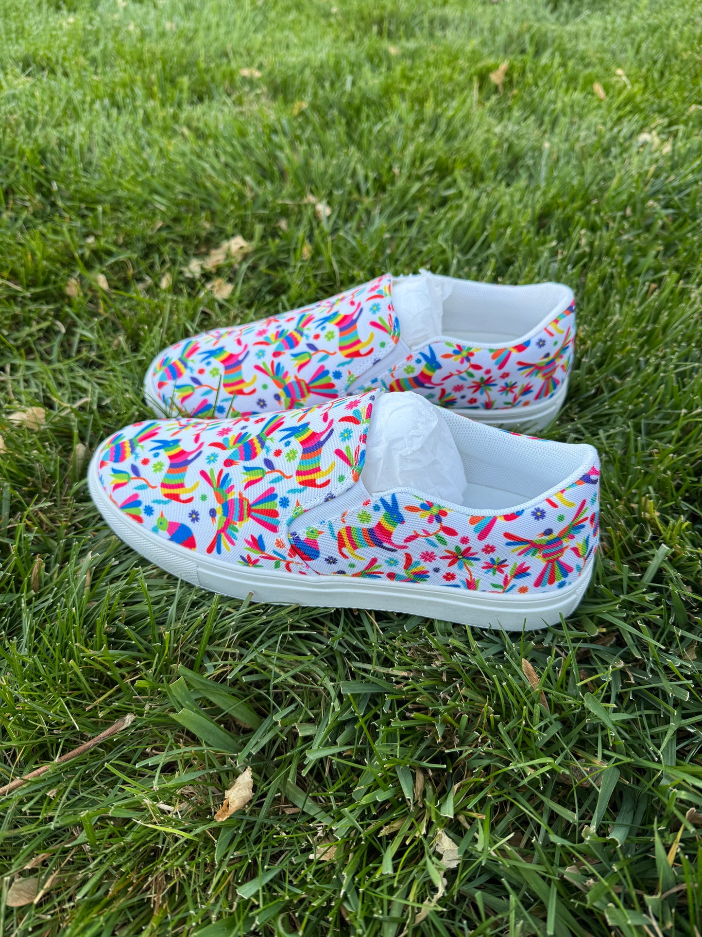 Otomi Women's Slip-On Canvas Shoes Women's Size 7