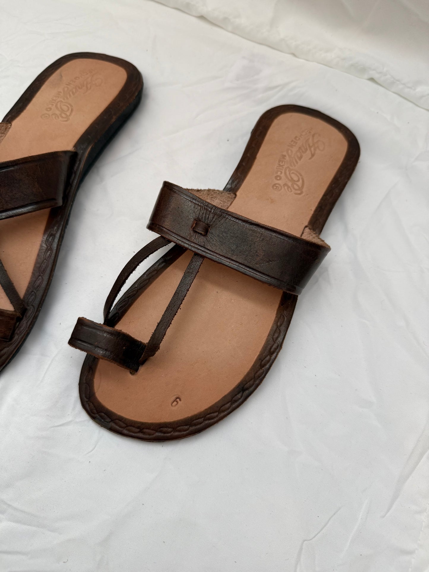 Anay Pe Genuine Leather T-Strap Toe-Ring Sandals — Women's Size 9 — Hecho en México - Descendencia Latina