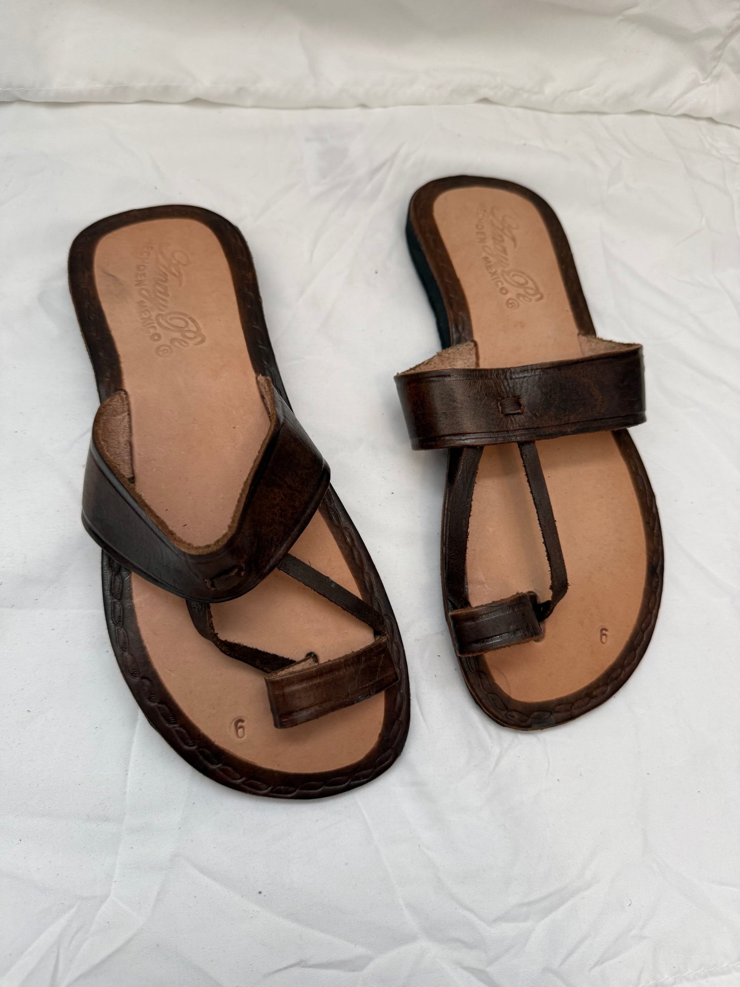 Anay Pe Genuine Leather T-Strap Toe-Ring Sandals — Women's Size 9 — Hecho en México - Descendencia Latina