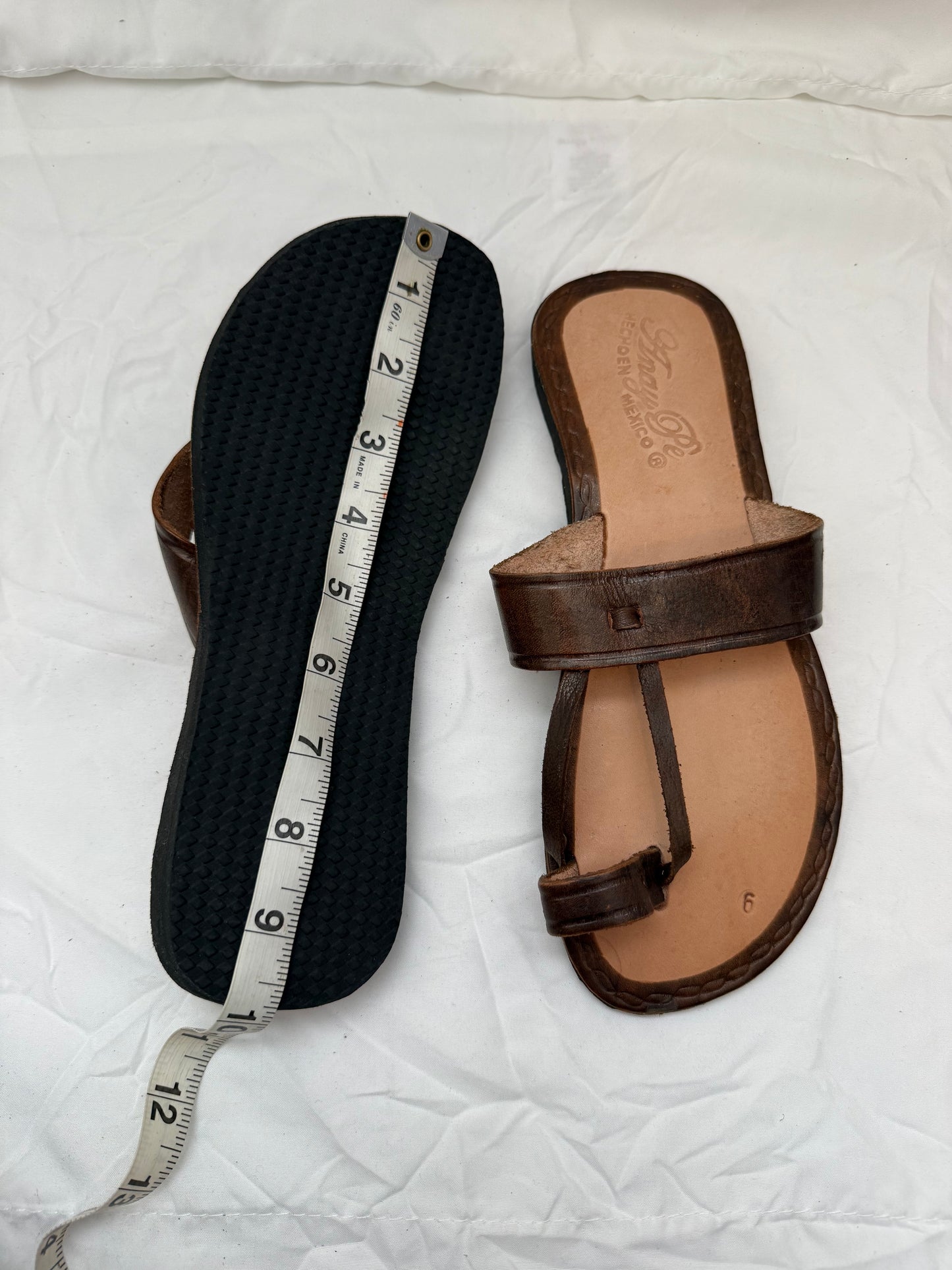 Anay Pe Genuine Leather T-Strap Toe-Ring Sandals — Women's Size 9 — Hecho en México - Descendencia Latina