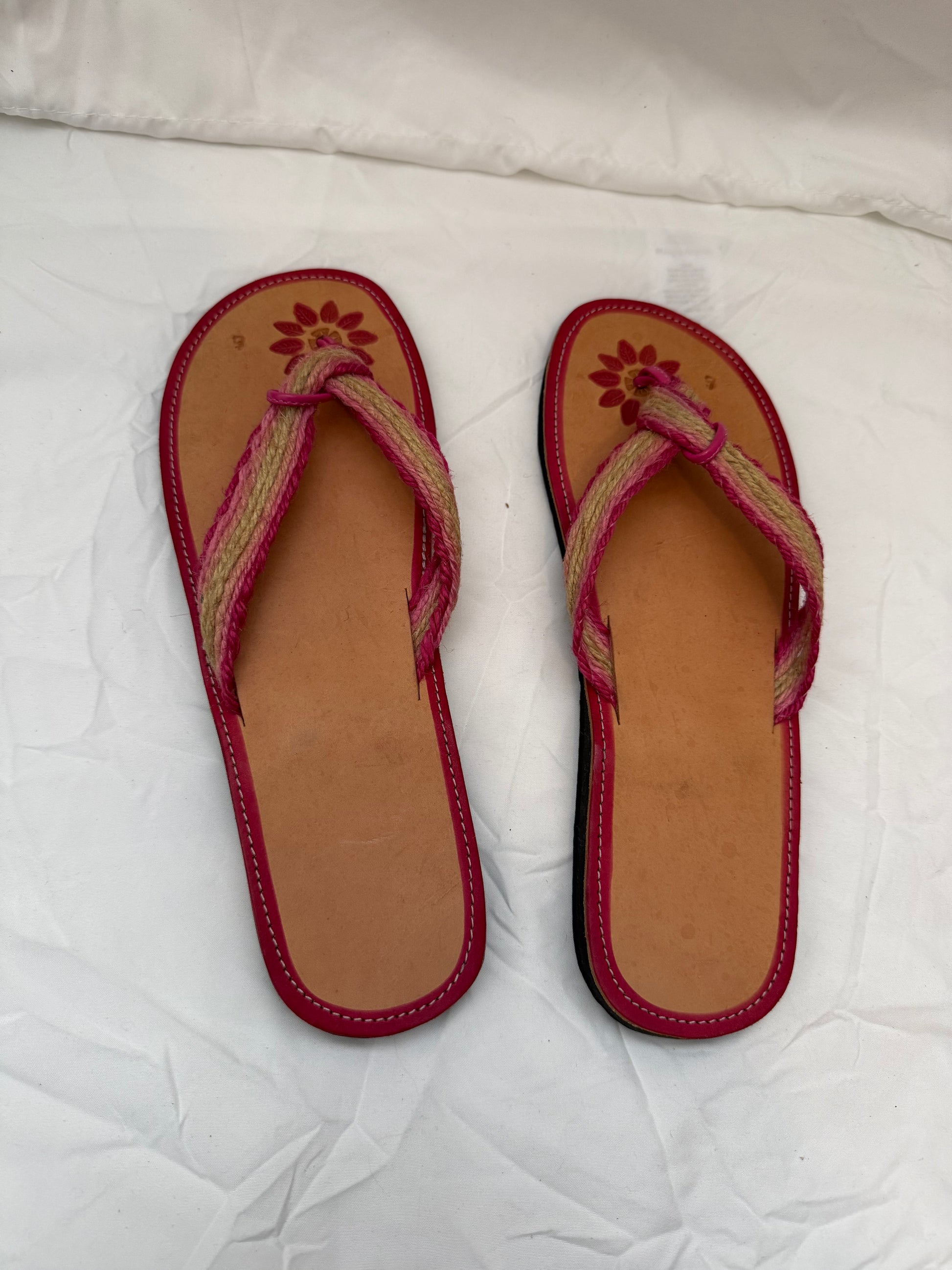 Mexican Artisan Jute Rope & Leather Thong Sandals — Hot Pink Trim — Women's Size 9 — Handmade in México - Descendencia Latina