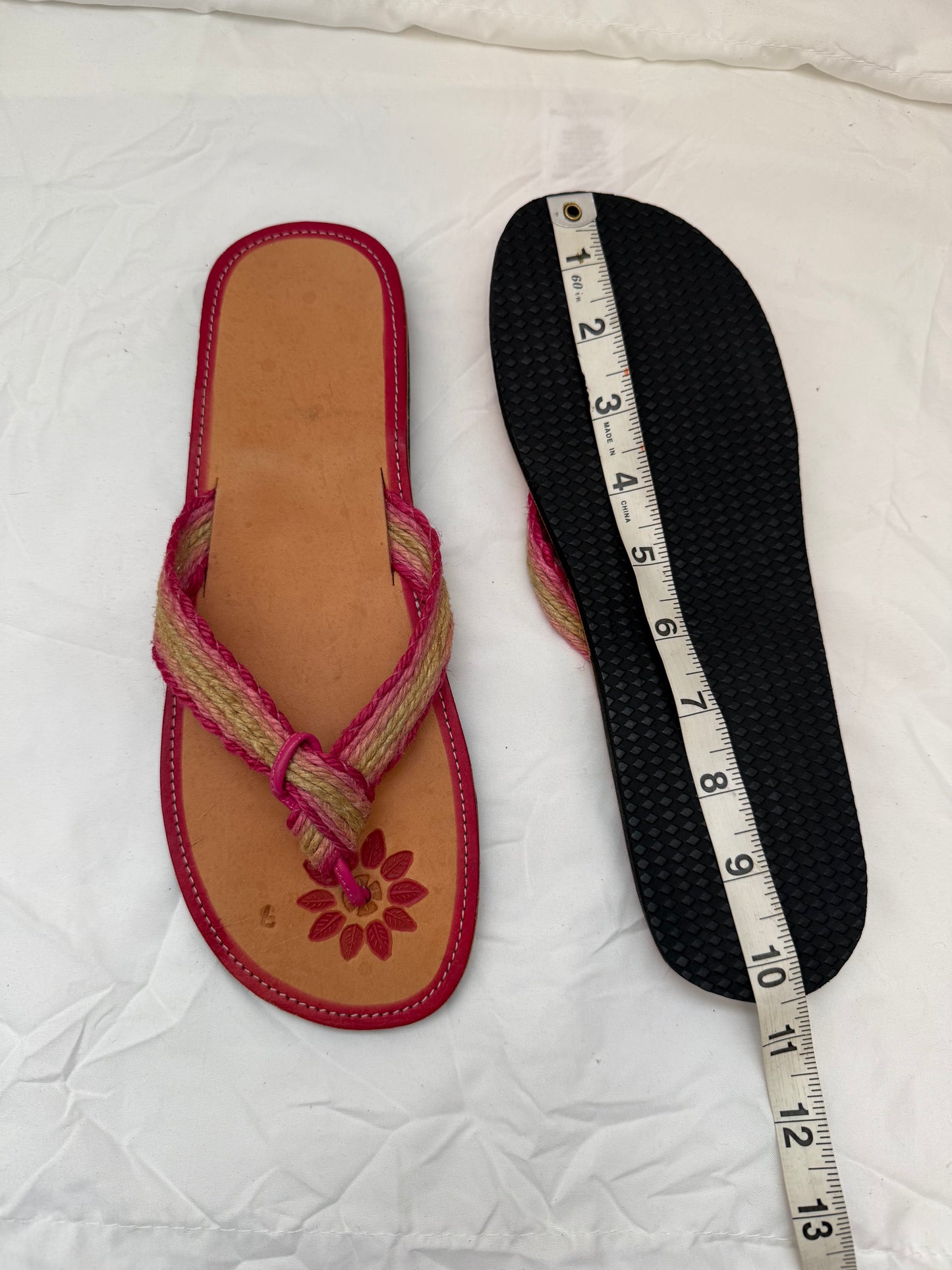 Mexican Artisan Jute Rope & Leather Thong Sandals — Hot Pink Trim — Women's Size 9 — Handmade in México - Descendencia Latina